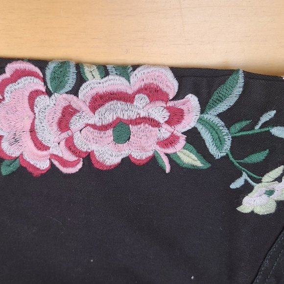 Juniors - Celebrity Pink Mid-Rise Super Slimmer Ankle Jeans - Picture 9 of 10